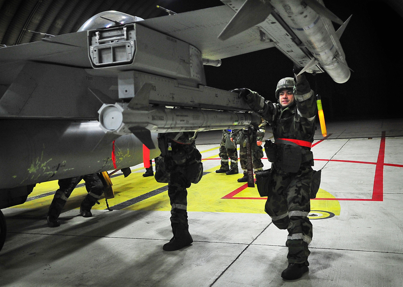 Illustration for article titled 75 Amazing Images Of U.S. Air Power In South Korea